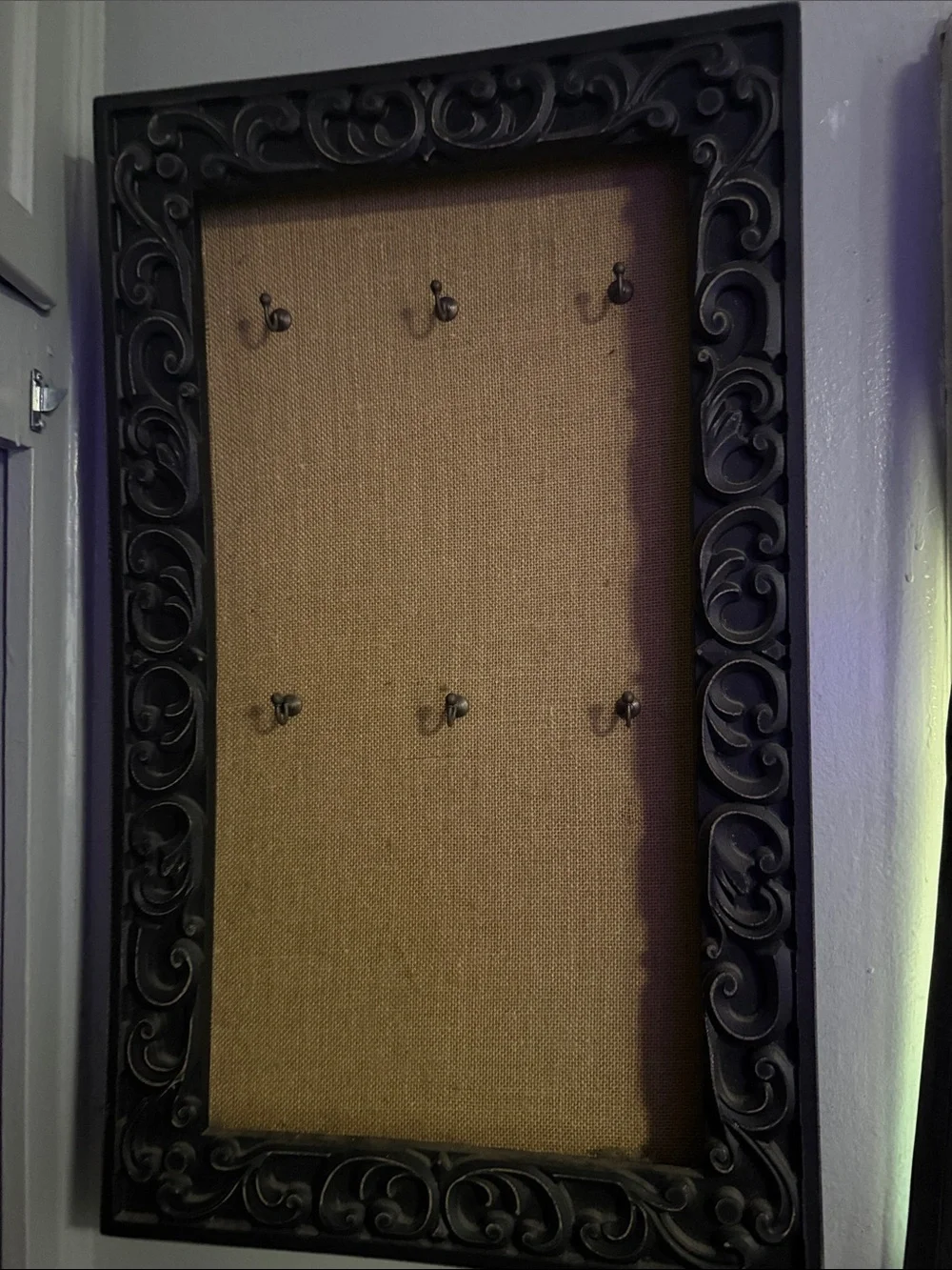 Decorative Black Wall Key Organizer with Burlap Backing